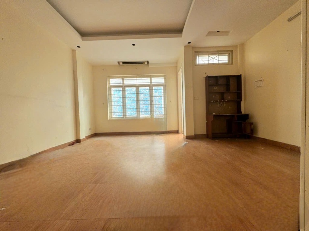 BÁN NHÀ RIÊNG – ĐÔNG NGẠC  – DÂN XÂY CHẮC CHẮN - Ô TÔ VÀO NHÀ- 20 Ô TÔ TRÁNH